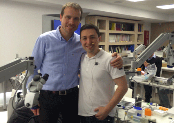 El Dr. Josep Lluís Padrós amb el Dr. Maxim Belograd al curs tractament estetic microinvasiu