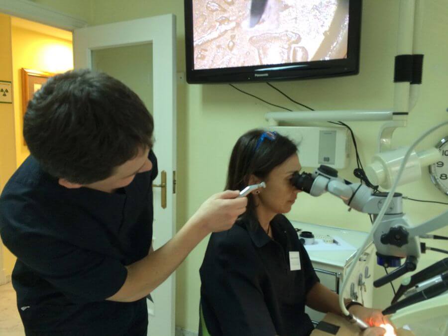 Assistim a Madrid al curs d'odontologia microscòpica dictat pels Drs. Christian del Rei i Guillermo Carrera