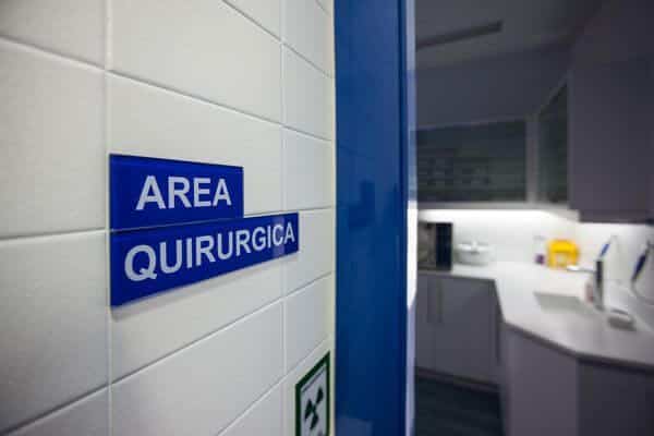 Fotografia del quiròfan exclusiu de la Clínica Padrós a Barcelona Fotografia del quiròfan exclusiu de la Clínica Padrós a Barcelona