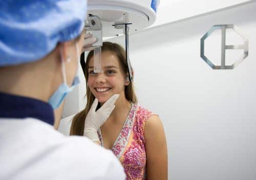Clínica dental Padrós disposa del sistema de radiologia digital 3D Pointnix, amb captador de grans dimensions i alta resolució. Clínica dental Padrós disposa del sistema de radiologia digital 3D Pointnix, amb captador de grans dimensions i alta resolució.