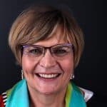 Cas dental Anneliese: tractament d’estètica dental i carilles de porcellana