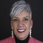 Cas dental Laura: tractament d’implants dentals